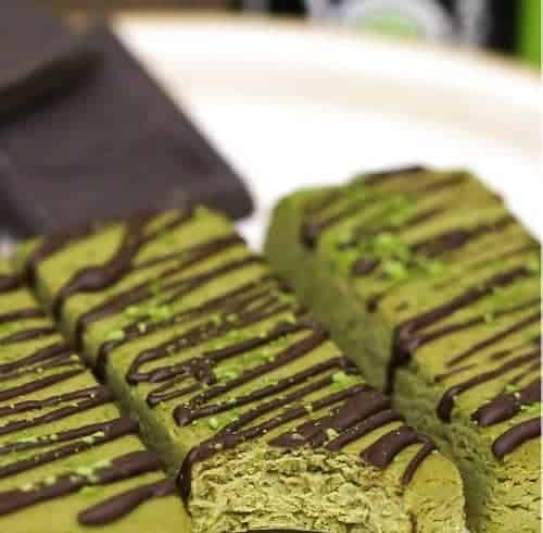 Matcha-Green-Tea-Fudge-Protein-Bars-Recipe - Ecowiser vegan protein bars matcha