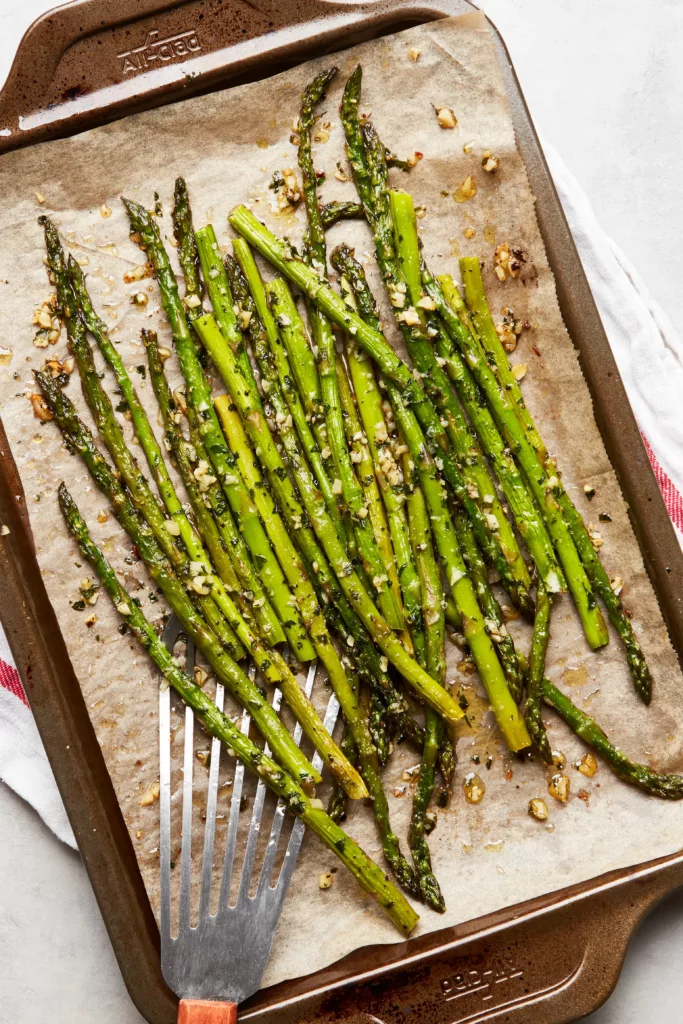 Roasted-Garlic-Asparagus_RECIPE_031622_29886 - Ecowiser