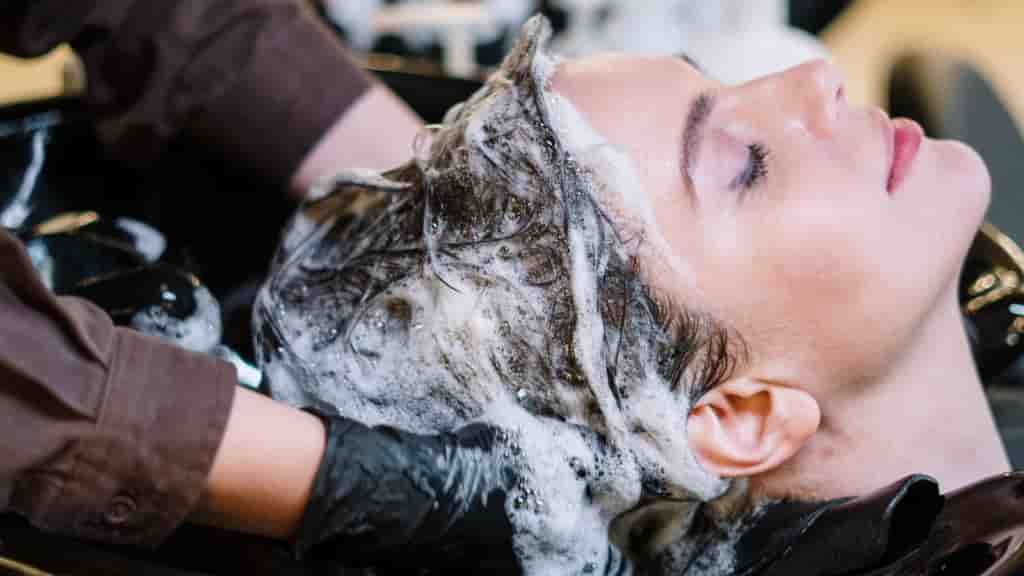 look out for these harmful shampoo ingredients to avoid