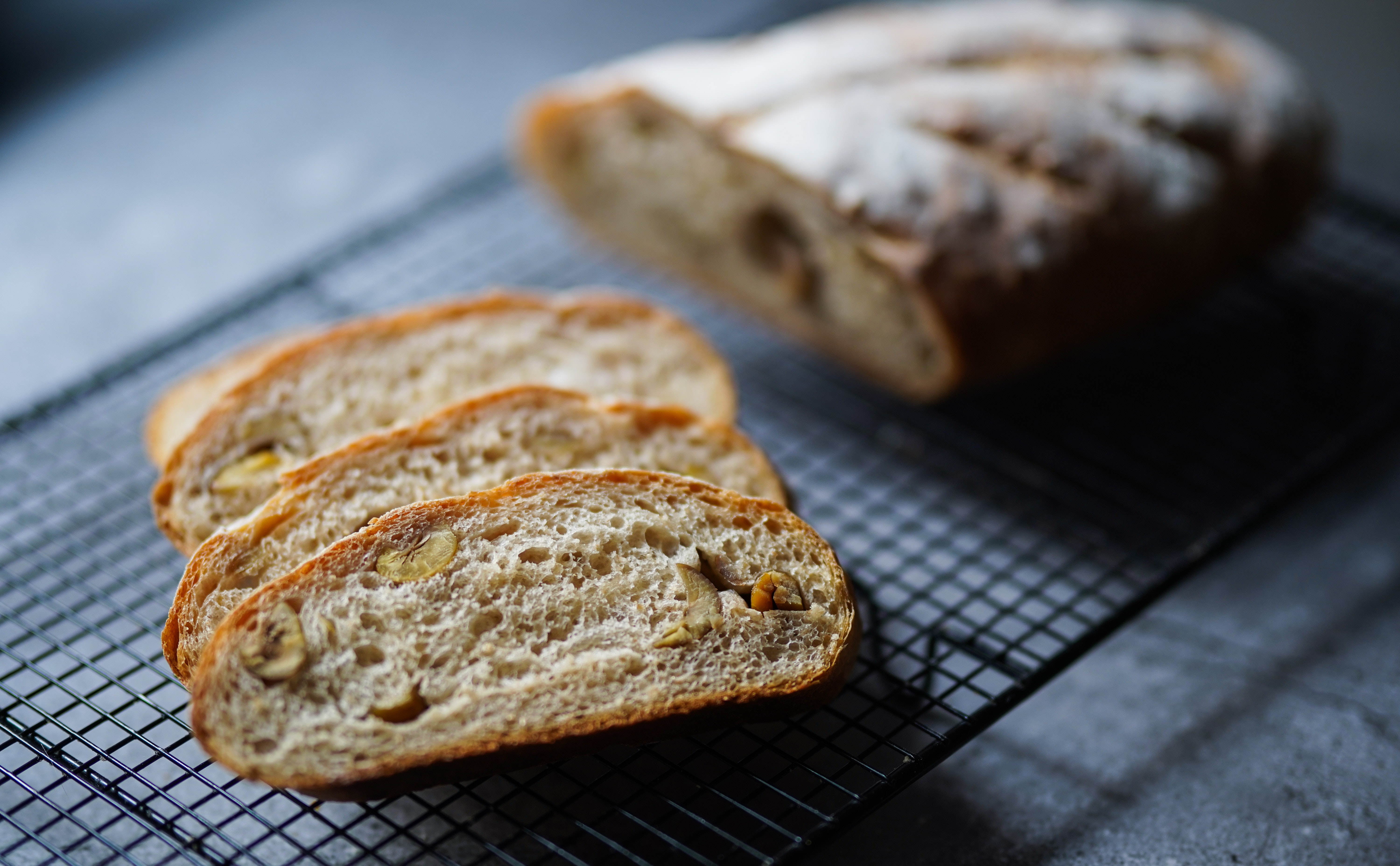 Gluten-free vegan sourdough bread