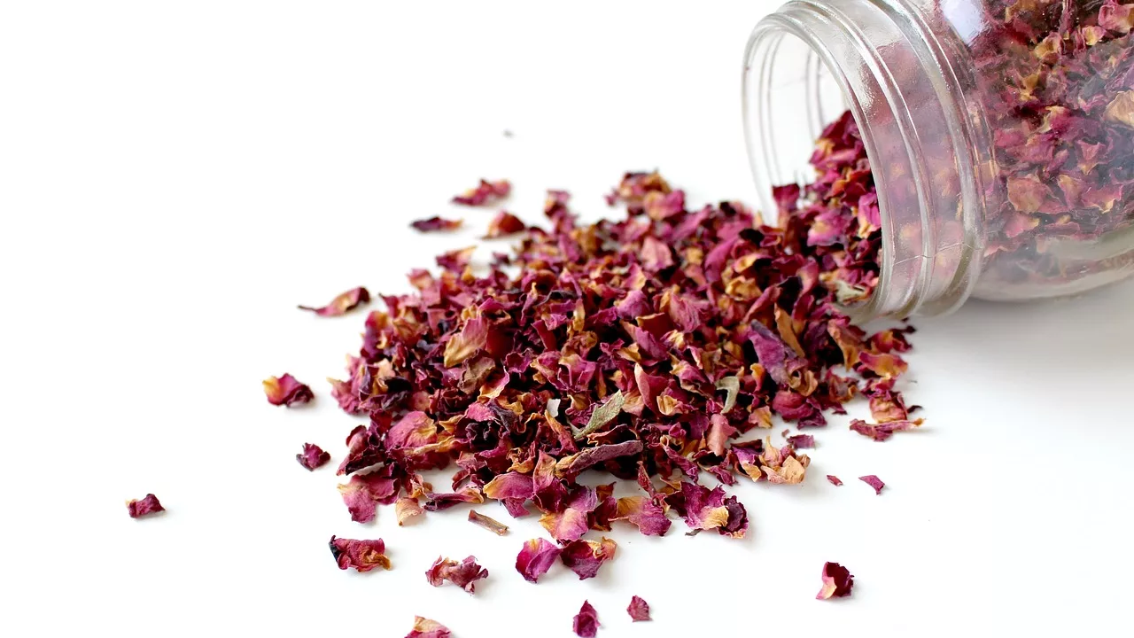 How To Store Dried Rose Petals