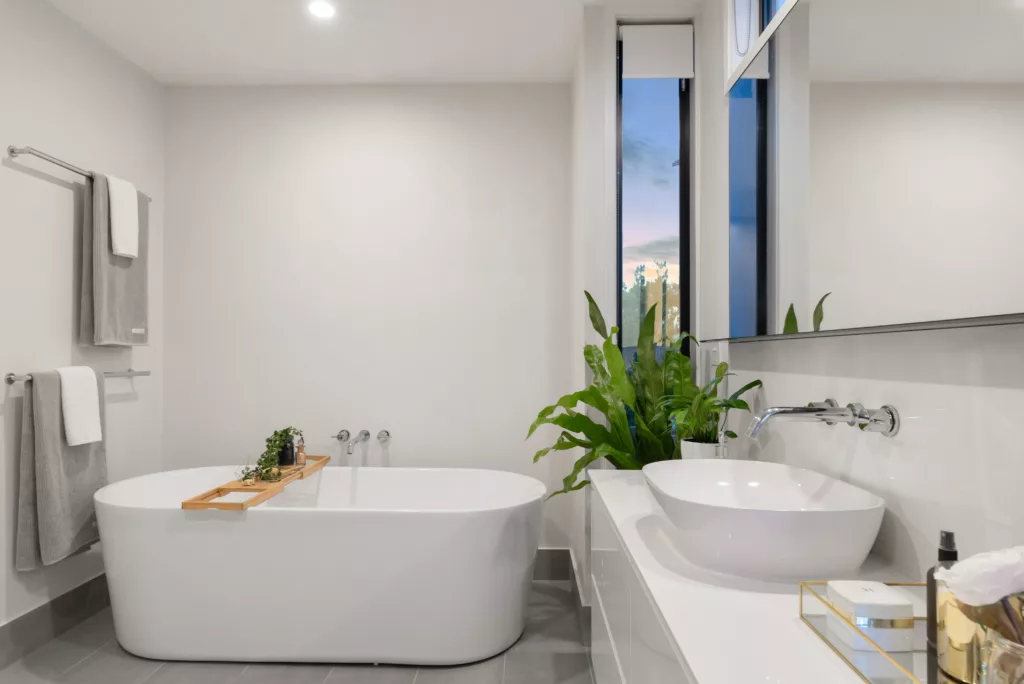 Minimalist bathroom ideas for small spaces