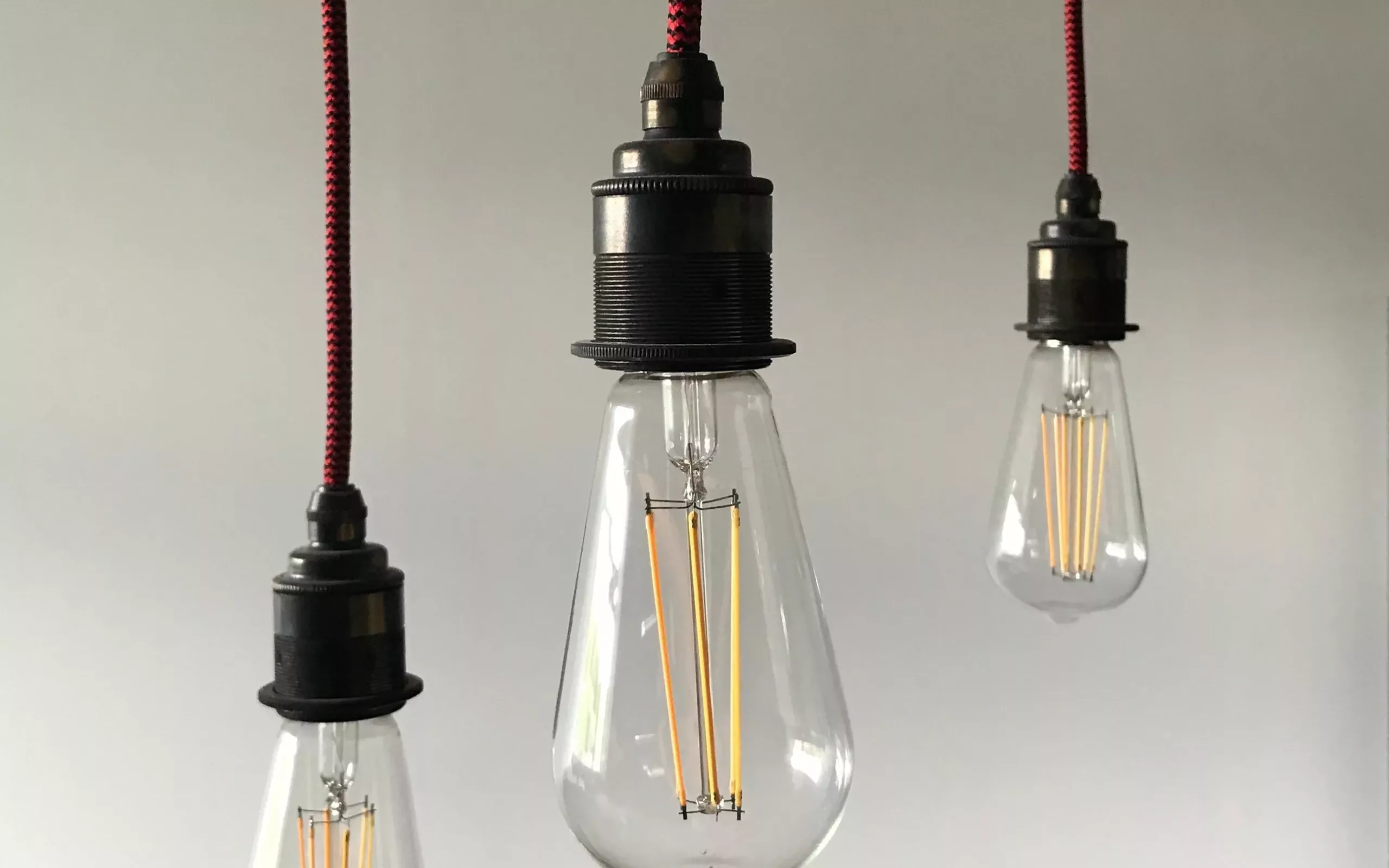 Salt Lamp Light Bulbs VS Traditional Bulbs