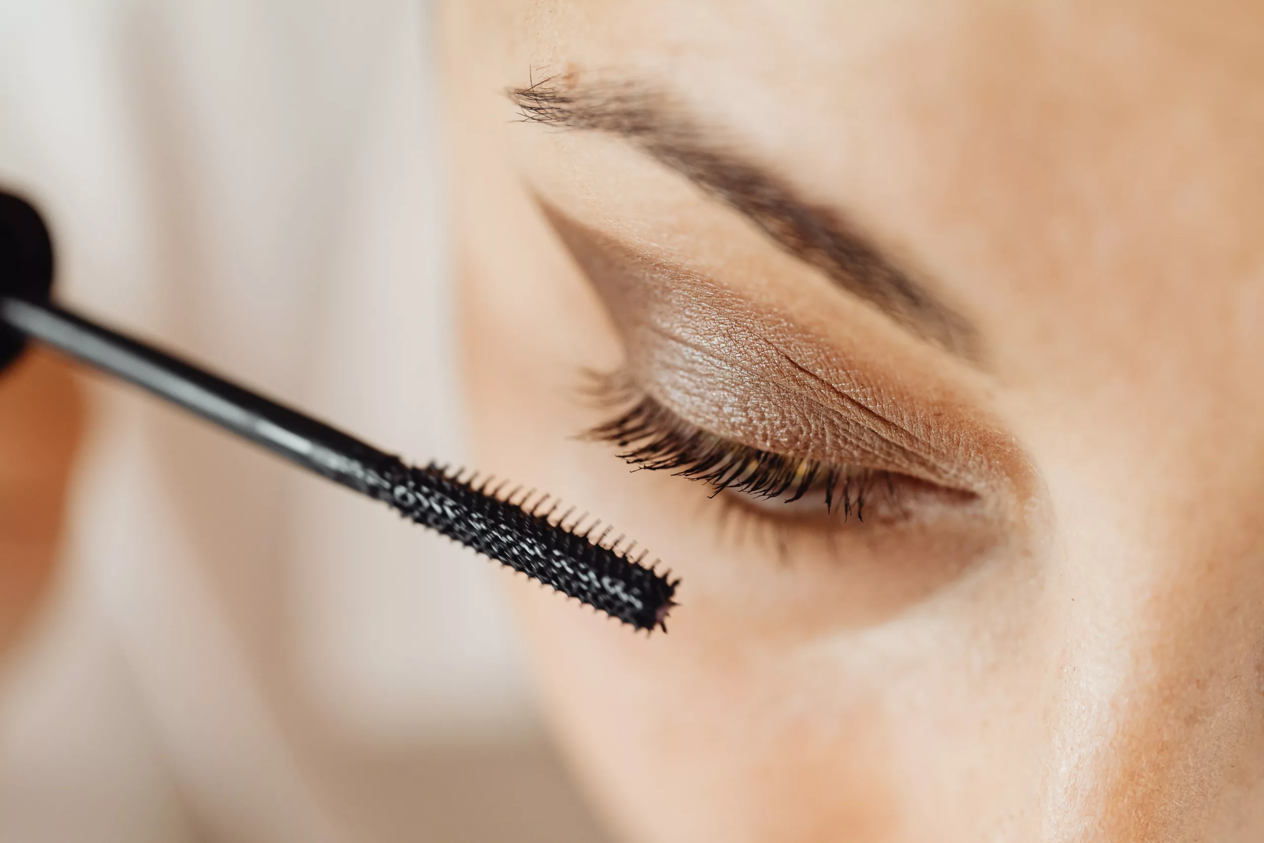 10 Must-Have Oil Free Mascaras for the Eco-Conscious Beauty Enthusiast