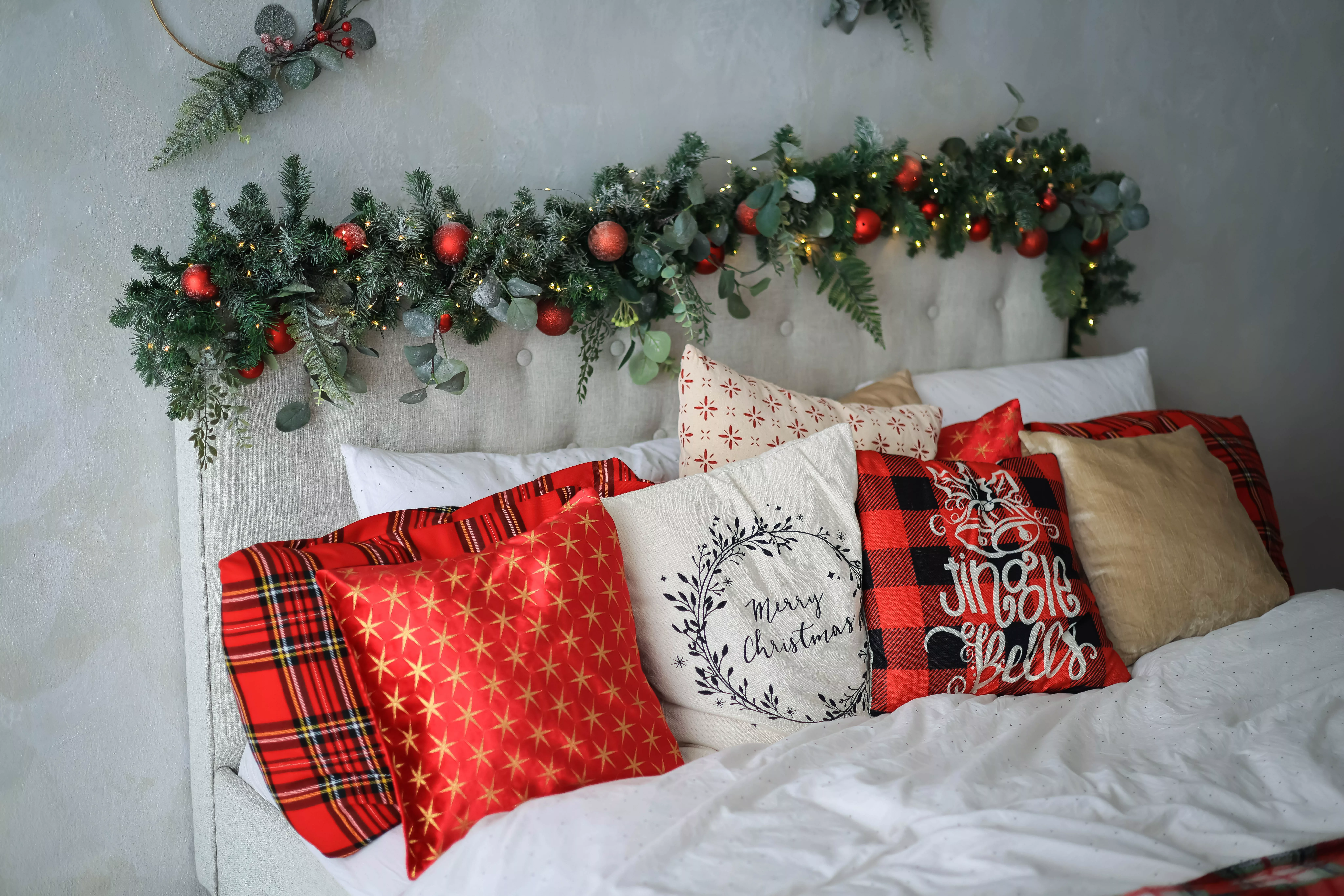 DIY Christmas Pillow Covers