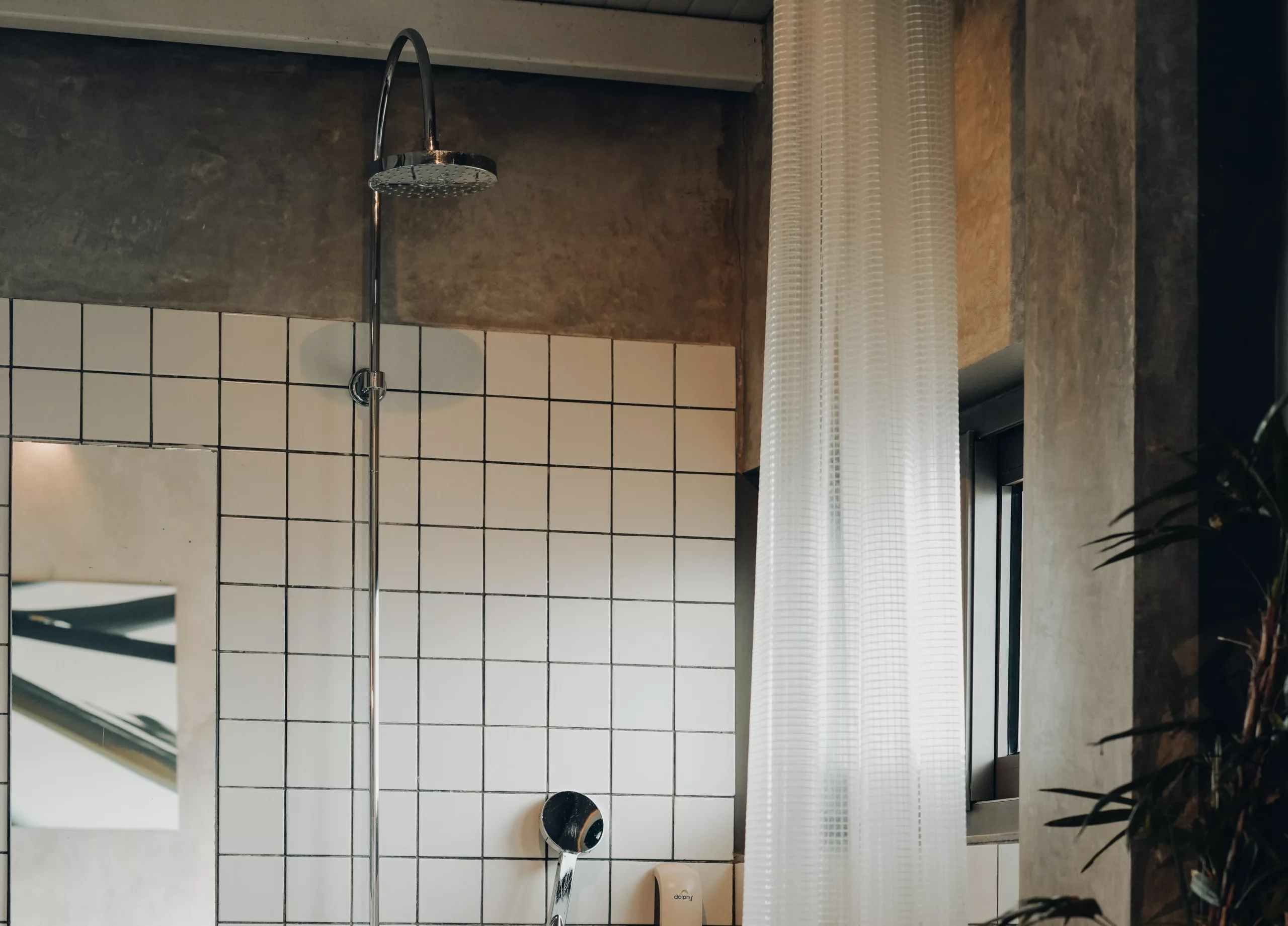 Top 7 Linen Shower Curtains: Your Ultimate Guide to Sustainable Bath Decor
