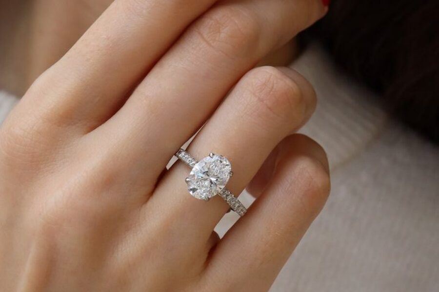 Open-Setting Engagement Rings